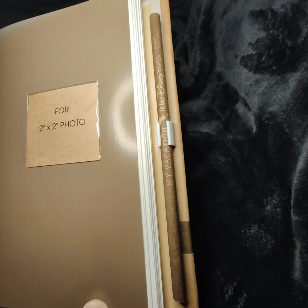 Walt Disney World Vacation Journal with pencil Mickey Mouse - Picture 2 of 9